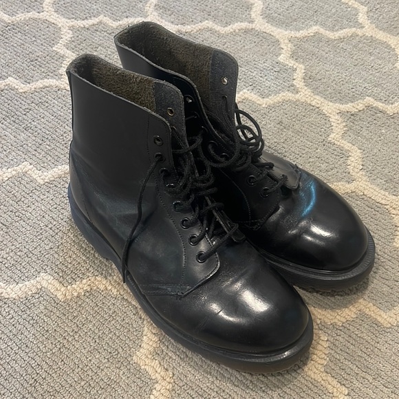 Dr. Martens Shoes - Dr Martens Size 6 1/2